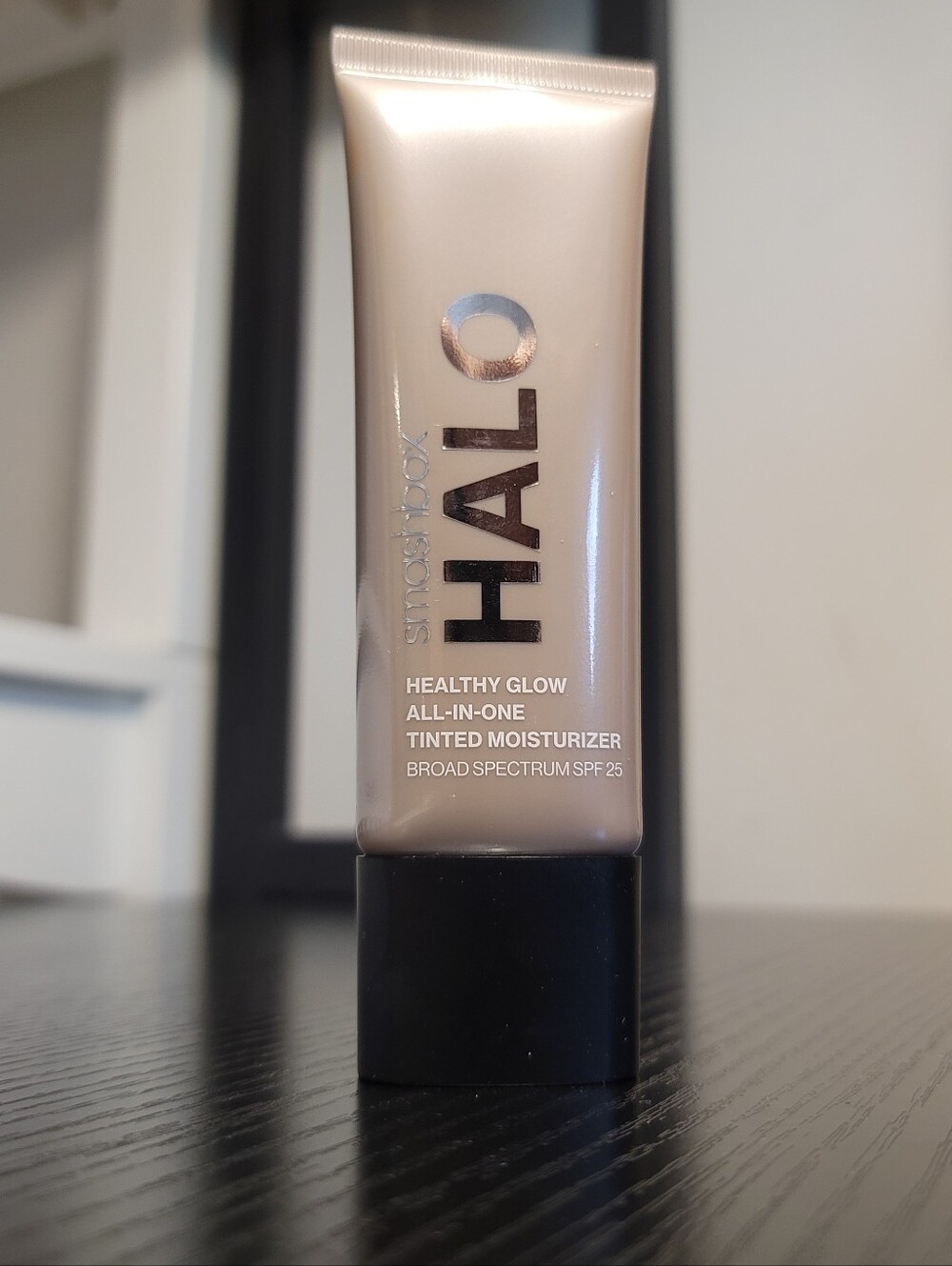 Smashbox Halo Healthy Glow Tinted Moisturizer SPF 25 – Dark Neutral – New & Seal